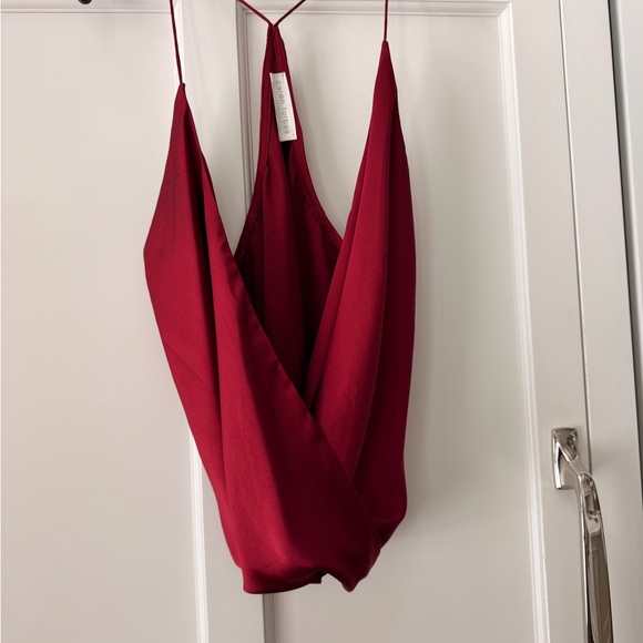 Caren Forbes Elegant Red Top - Picture 3 of 5